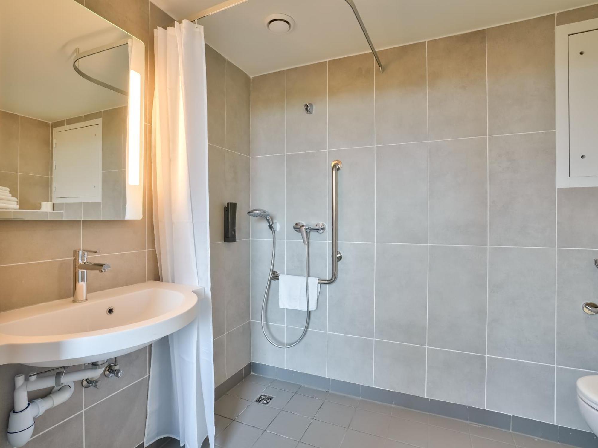 B&B Hotel Paris Porte D'Orleans Montrouge Exterior foto